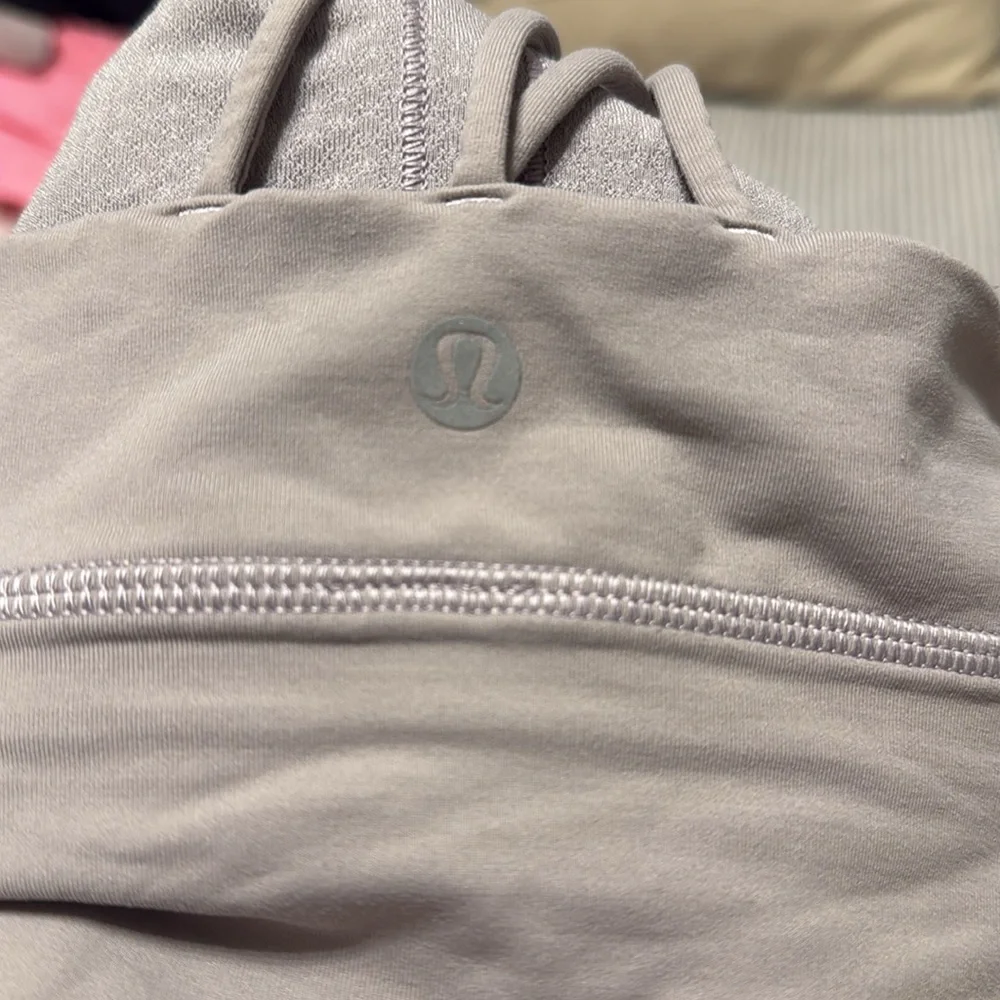 Lululemon sports bra - Picture 2 of 4